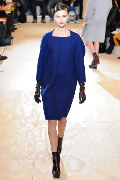 Look 15